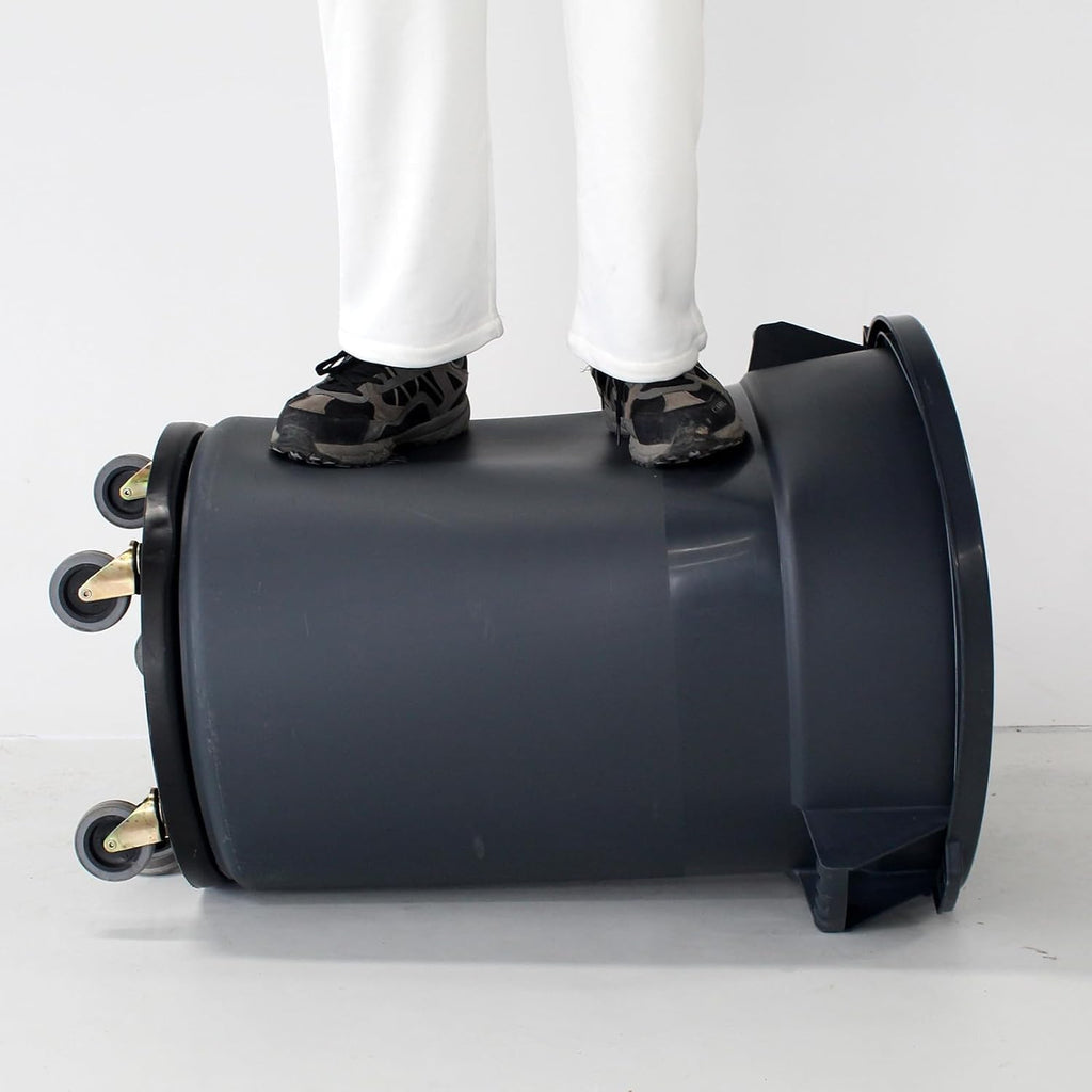 32 Gallon Grey Outdoor Trash Can with Lid and Wheels D479102