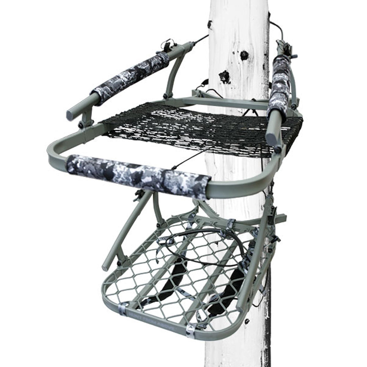 Tree Stand with Memory Foam Seat D32289