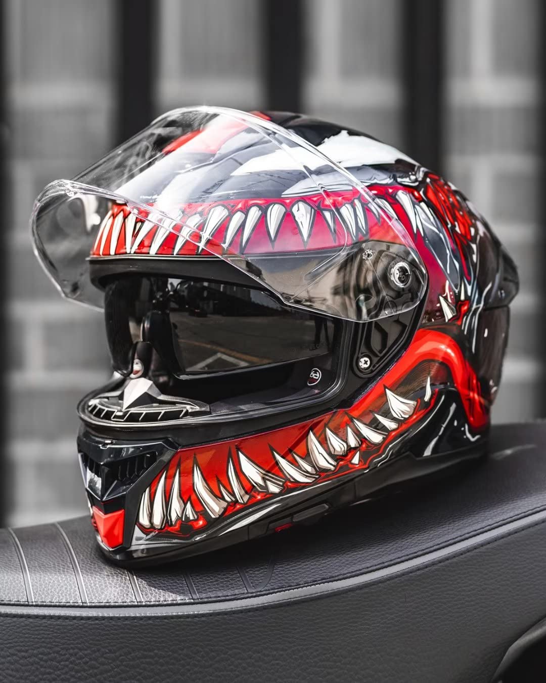 Full Face Dual Visor Motorcycle Helmet with Rear Wing B935